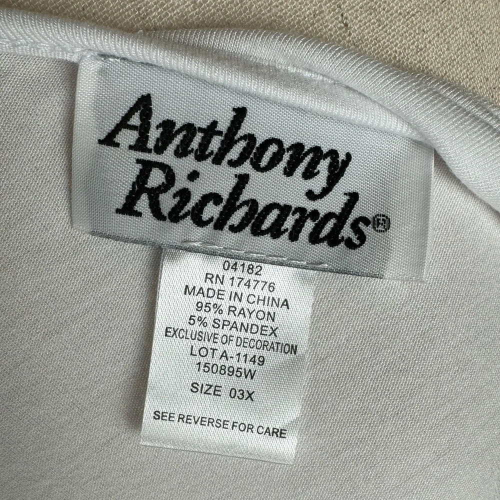 Anthony Richards Watercolor Dove & Feathers White Shirt. Size- 3X - Picture 7 of 7